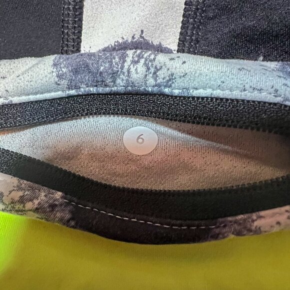 Lululemon Crop Leggings Yellow Size 6 - Picture 2 of 5